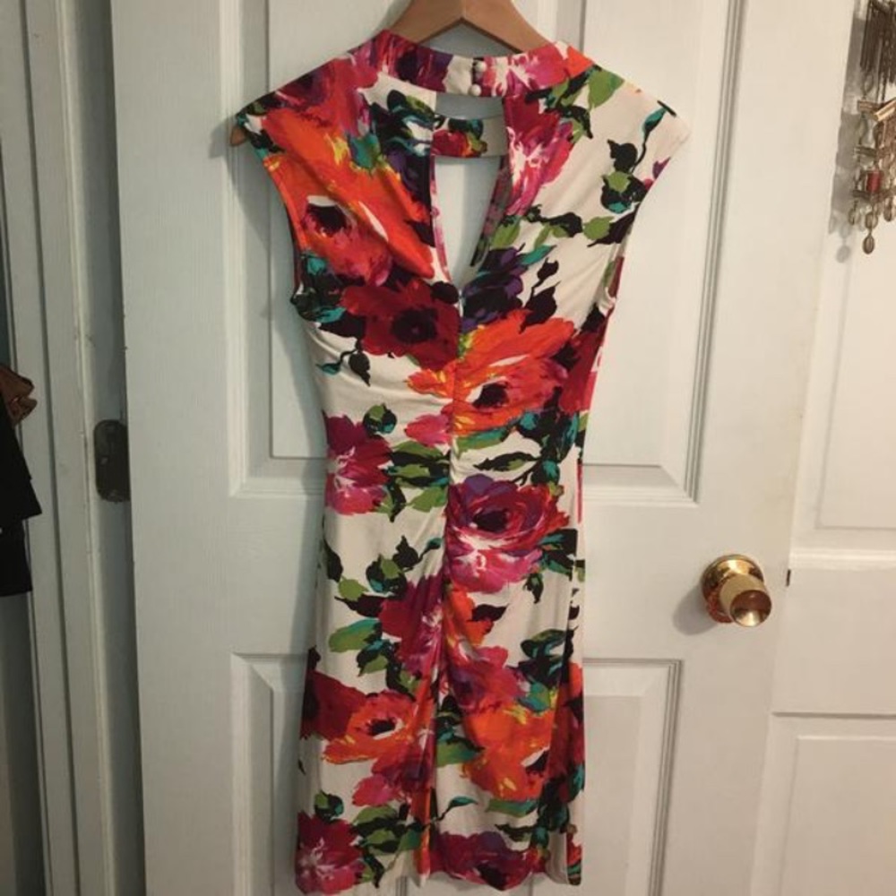 Cache Floral Dress - Picture 2 of 3