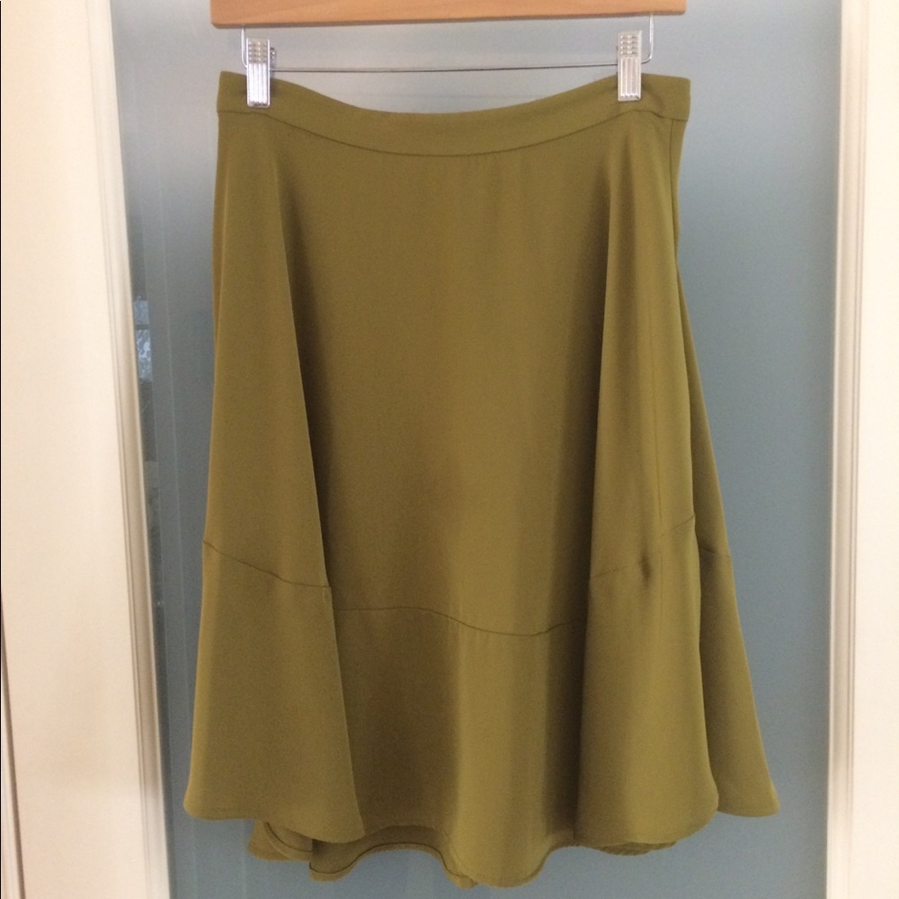 Beautiful H&M green skirt