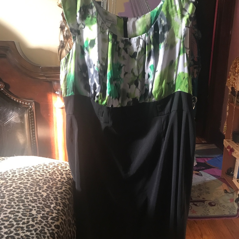 Dressbarn water color green 22w