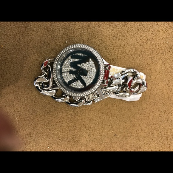 Watch - Picture 1 of 5