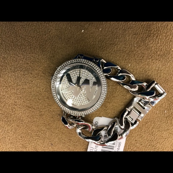 Watch - Picture 3 of 5