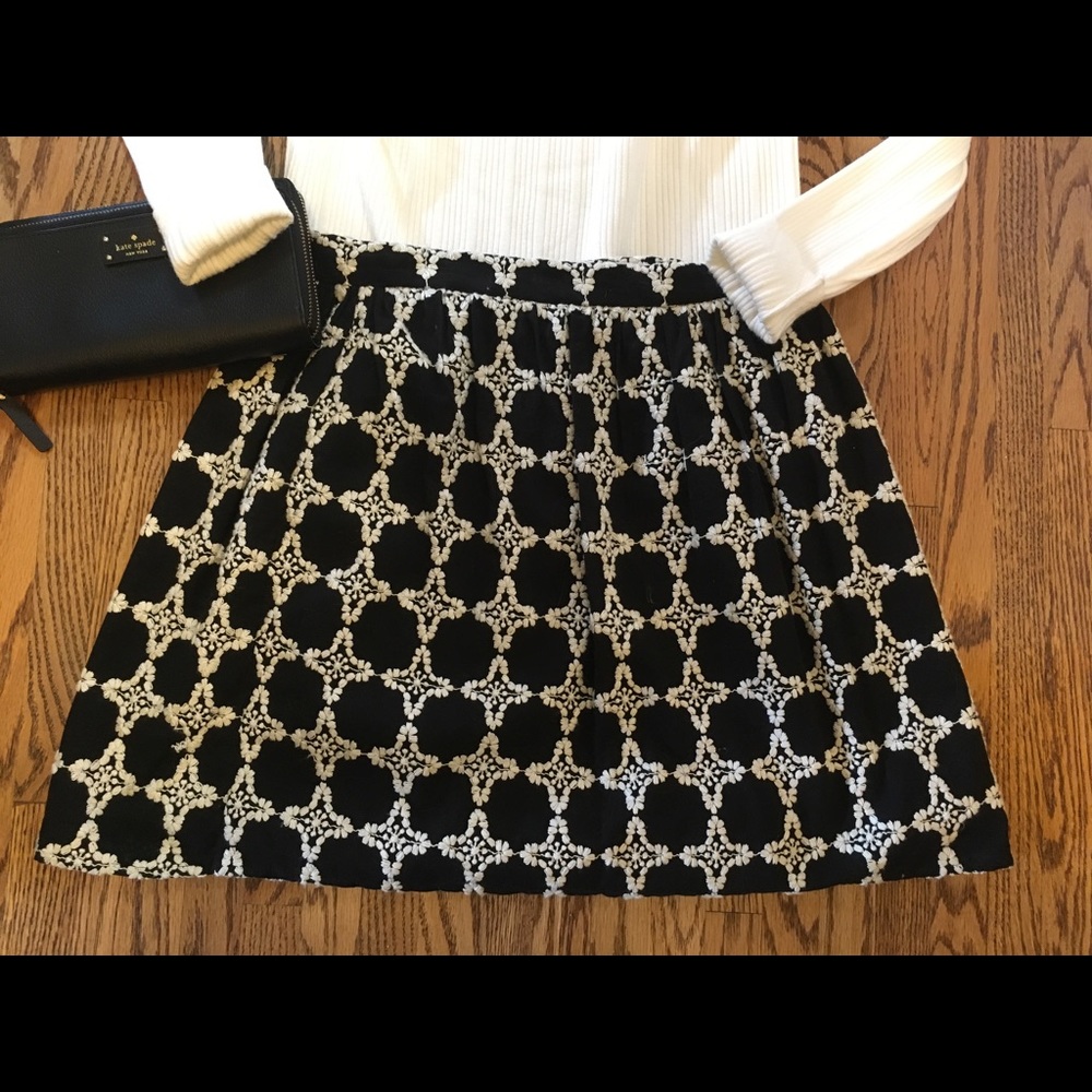 Notice 100% Cotton Embroidered Mini Skirt size M