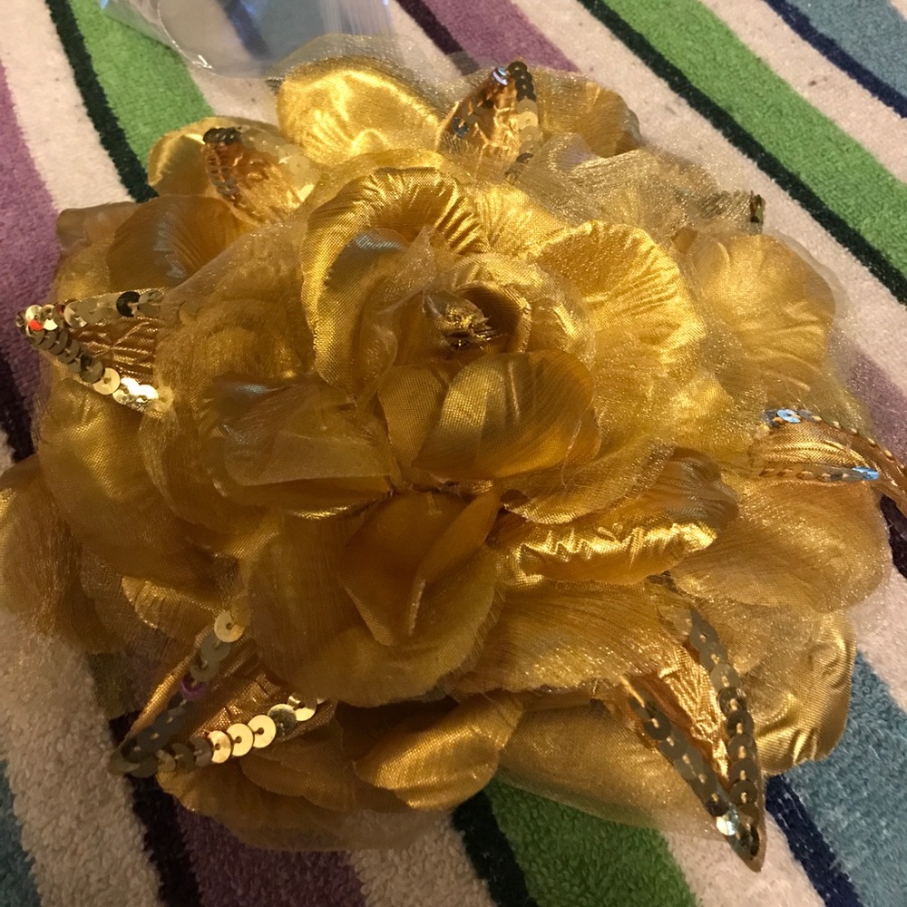 Beautiful assorted colored chiffon  flowers!!