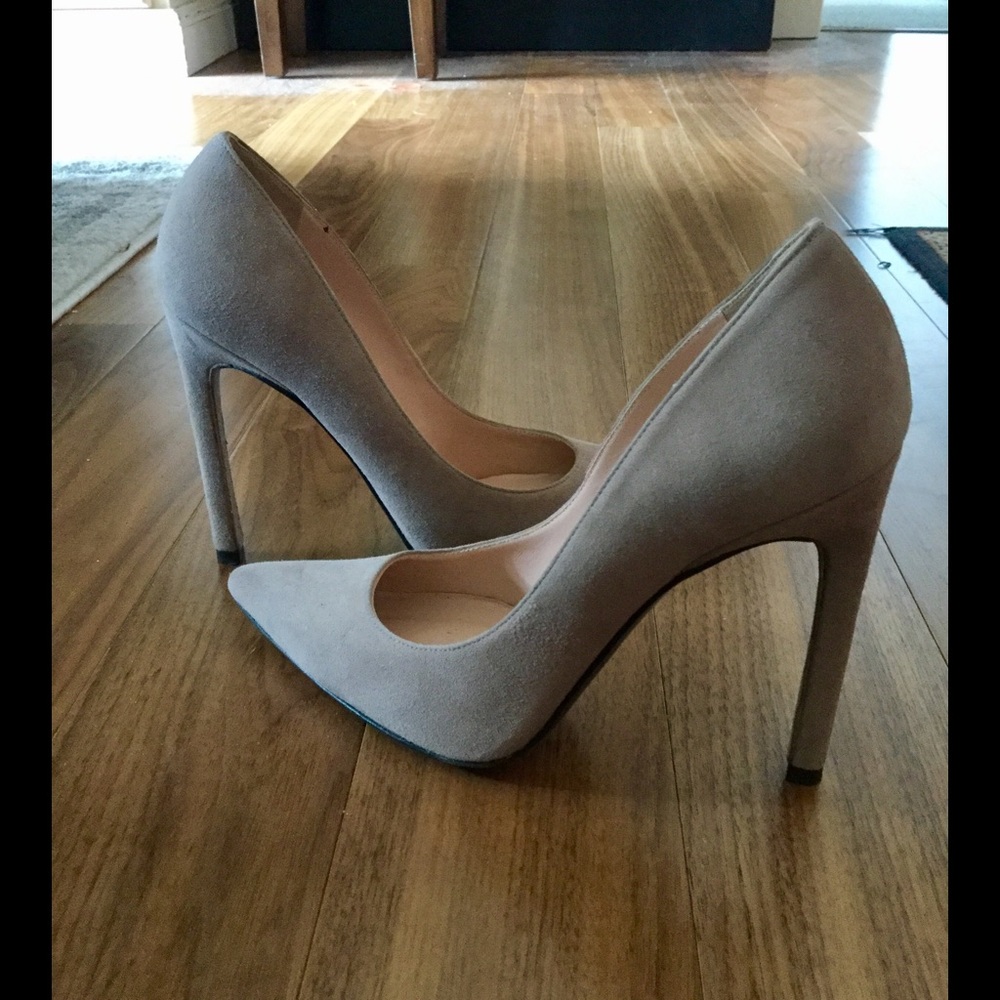 Stuart Weitzman Nude Suede Stiletto 7.5 -worn once - Picture 1 of 5