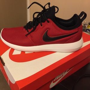 Womens Nike Roshe Two Brand New in Box