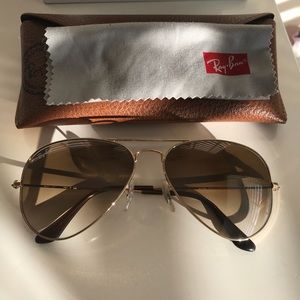 Ray-Ban Aviator Classic Gold Sunglasses RB3025