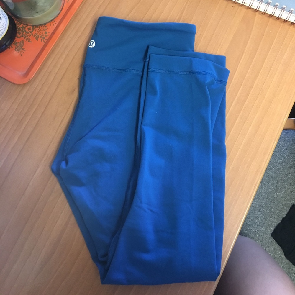 Lululemon wunder under low rise crop