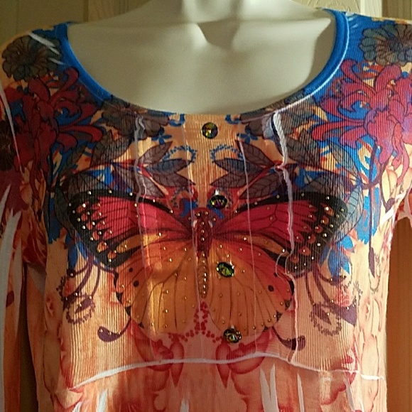 Beautiful blouse - Picture 4 of 5