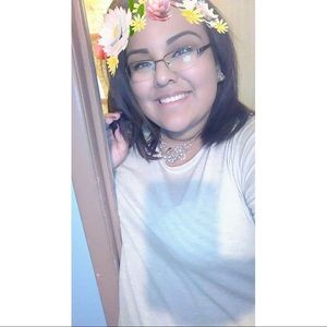 Meet your Posher, Lesly