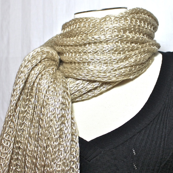 CLEARANCE**HP*NWOT—Shimmering Creme Scarf—$ FIRM - Picture 5 of 7