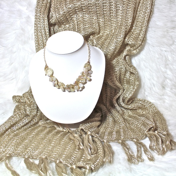 CLEARANCE**HP*NWOT—Shimmering Creme Scarf—$ FIRM - Picture 2 of 7