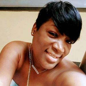 Meet your Posher, Yvette