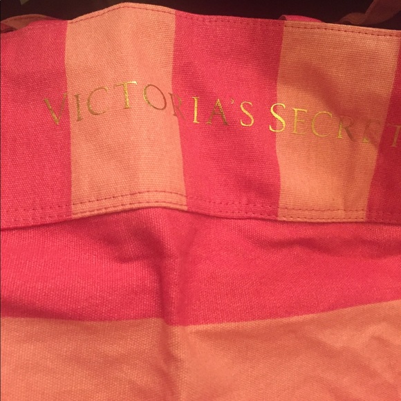 Nwt pink Victoria secret bag - Picture 2 of 3