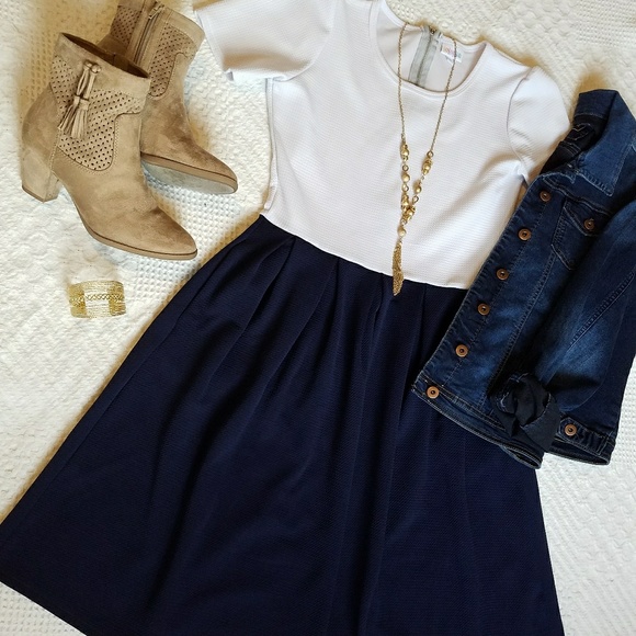 LuLaRoe Dresses & Skirts - Lularoe Amelia dress