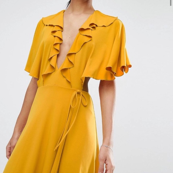 Gorgeous open-back dress. - Picture 2 of 3