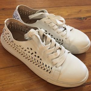 Sam Edelman White cut out tennis shoes