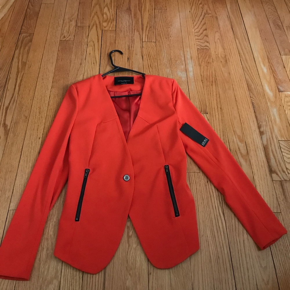 Zip pocket crop blazer final price ❗️❗️🎉🎉