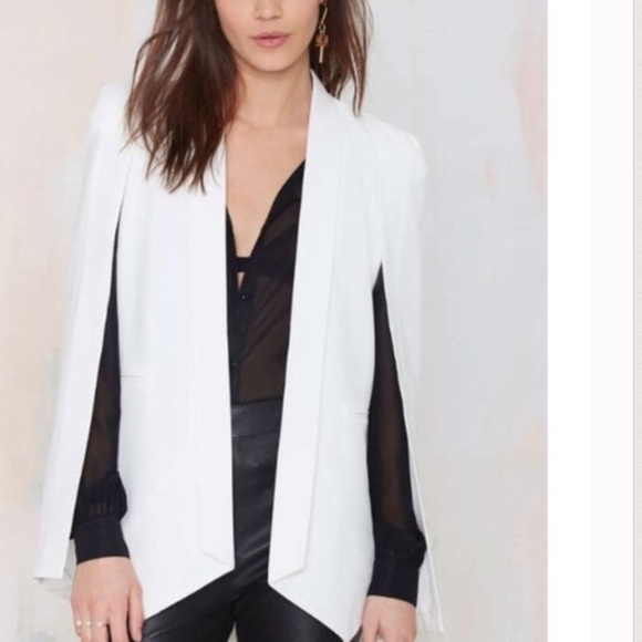 1️⃣8️⃣ ivory cape - Picture 4 of 4