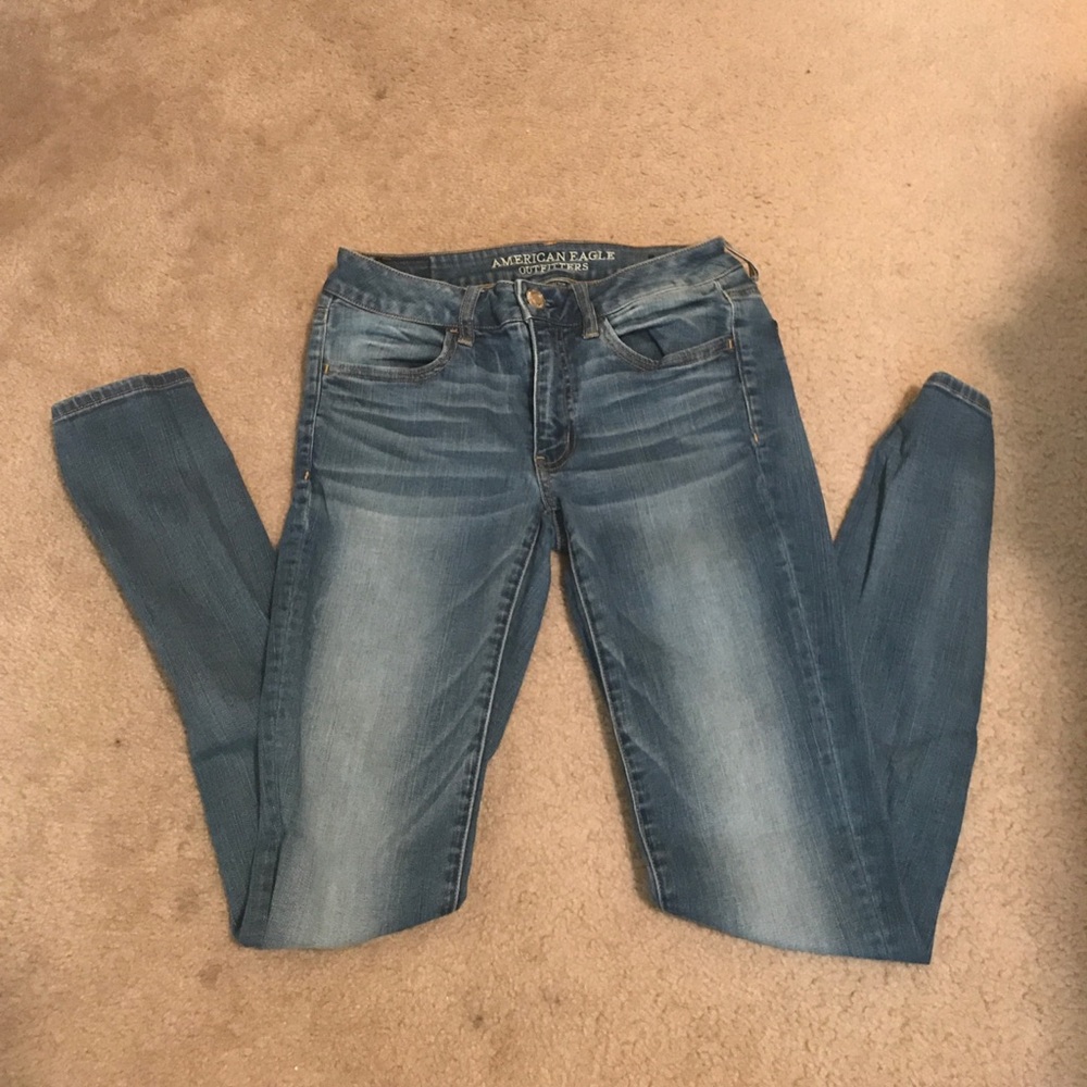 Medium wash super stretch American Eagle jeans