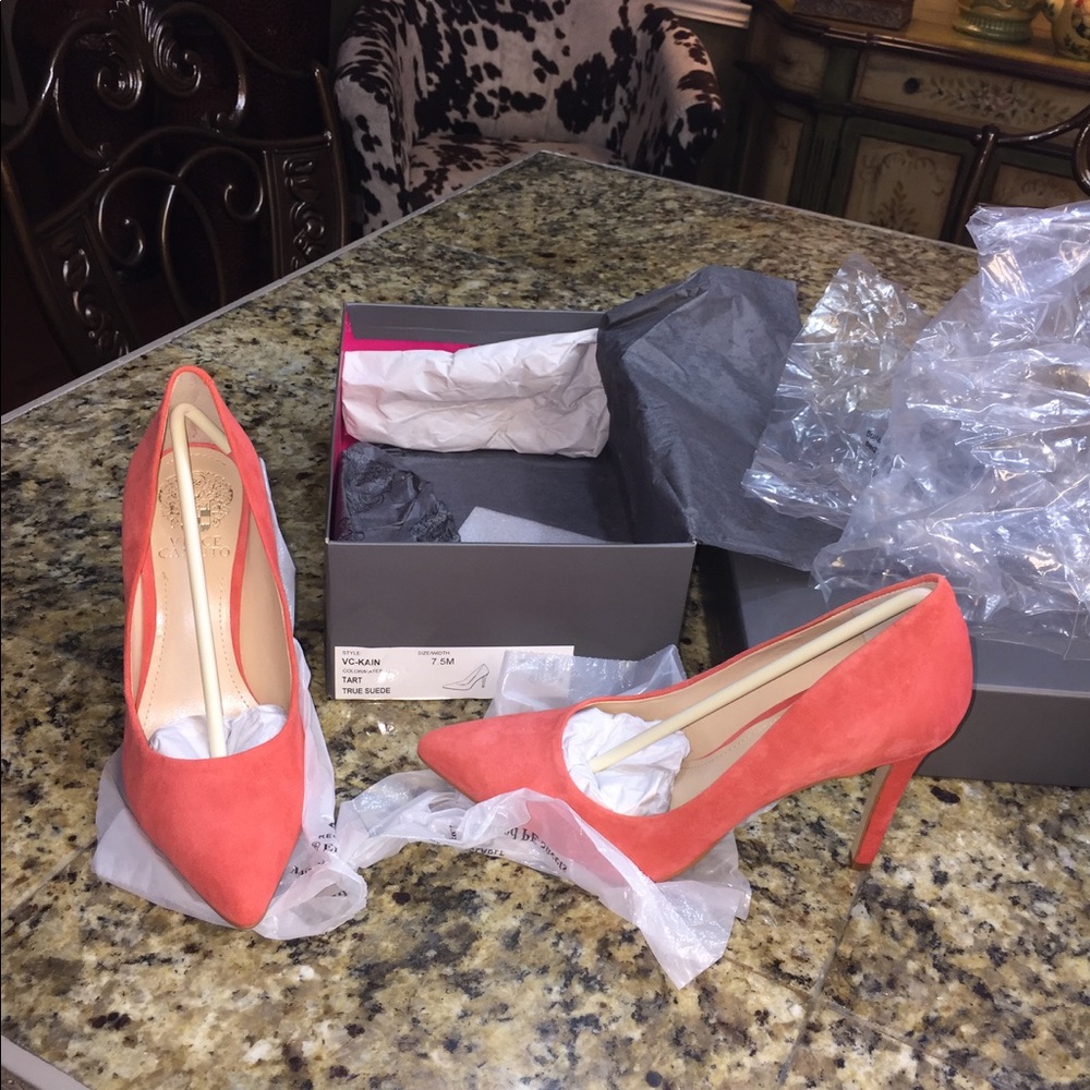 Vince Camuto pumps