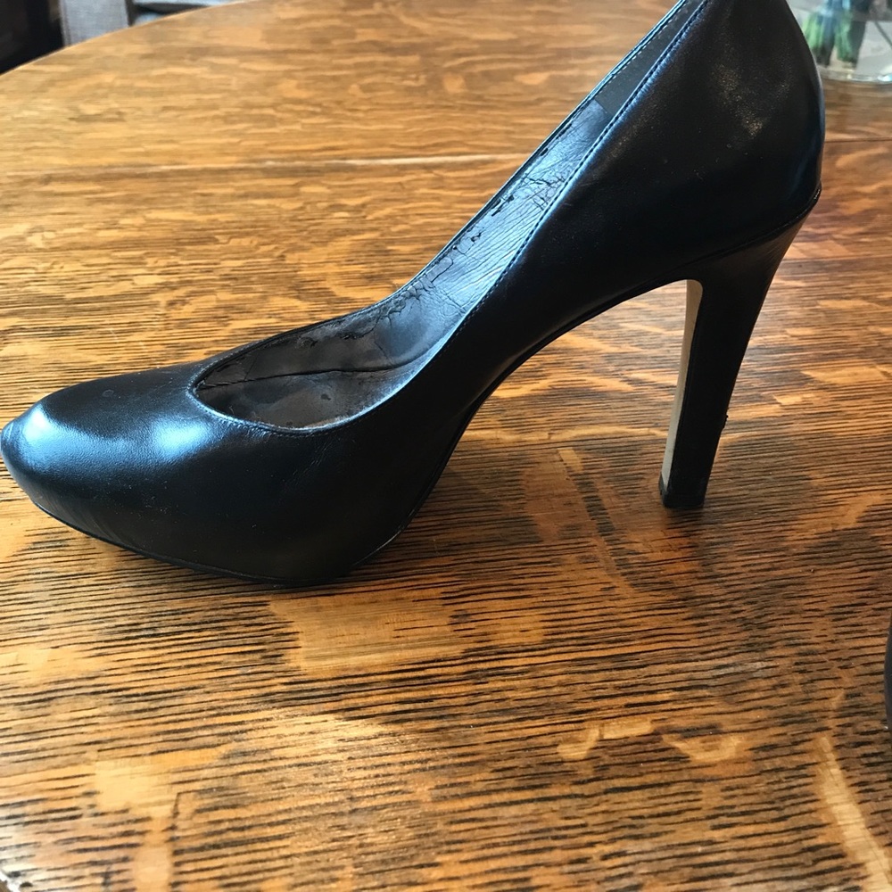 Price Drop!! Nine West leather heels.