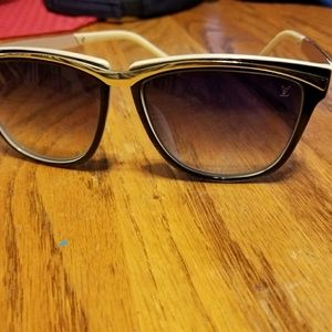 Send offers Louis Vuitton shades