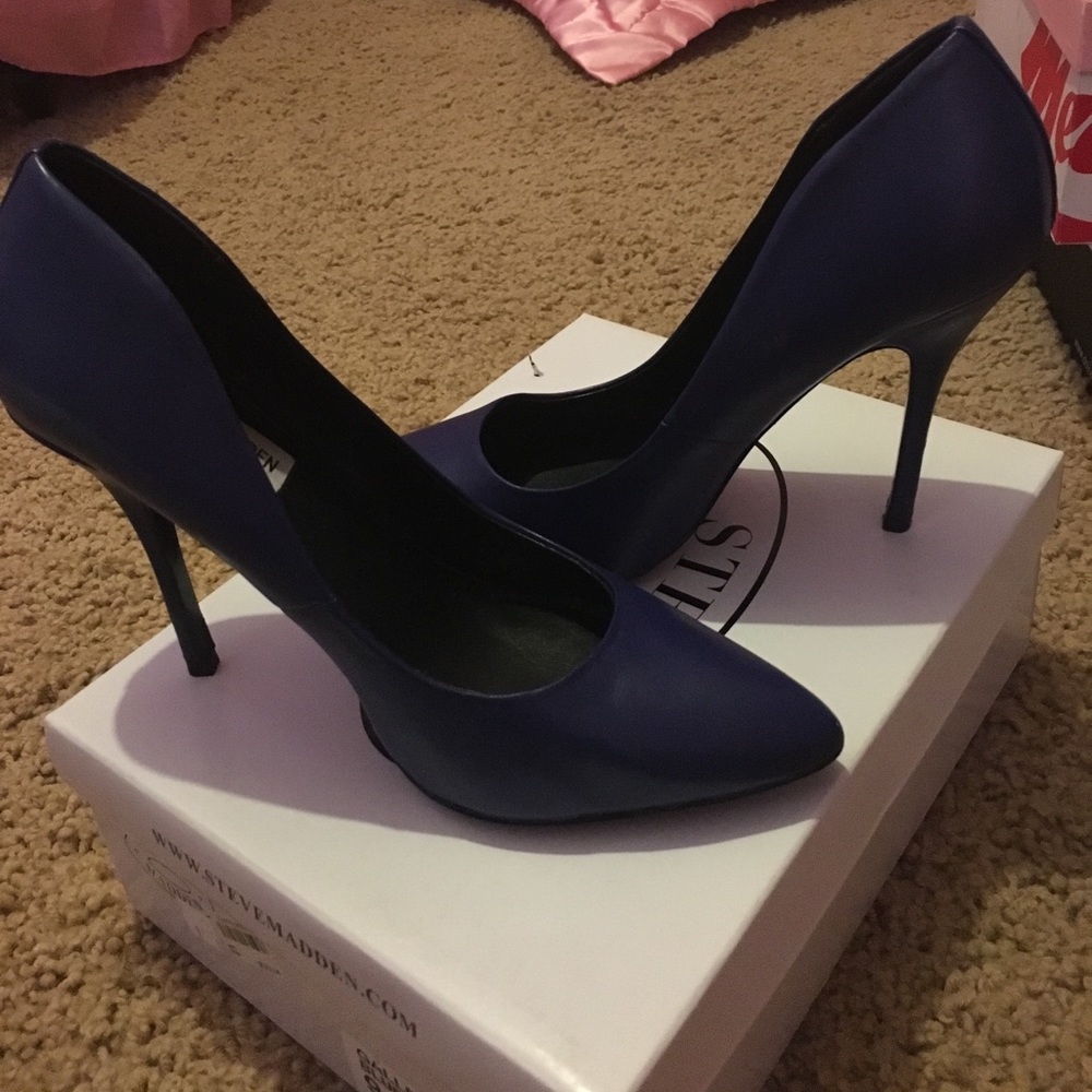Steve Madden Galleryy Blue heels