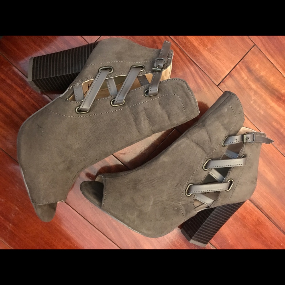 Heeled booties