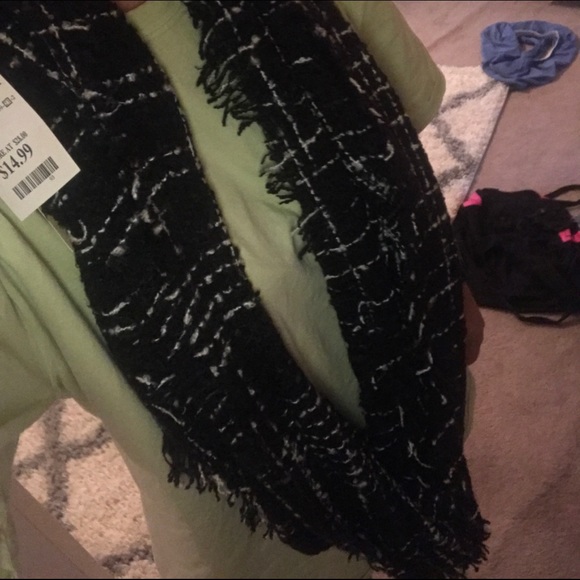 Infinity scarf - Picture 3 of 3