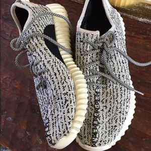 11.5 men's Adidas yeezy's