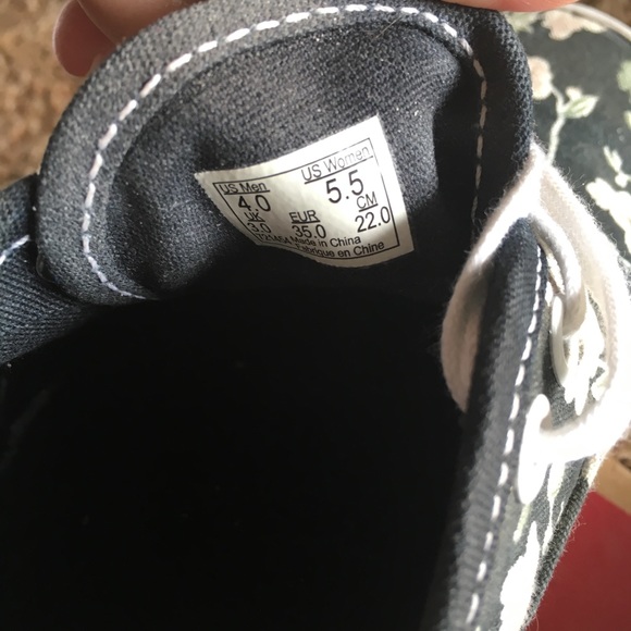 Vans Authentic Vintage Floral Sneakers - Picture 6 of 8