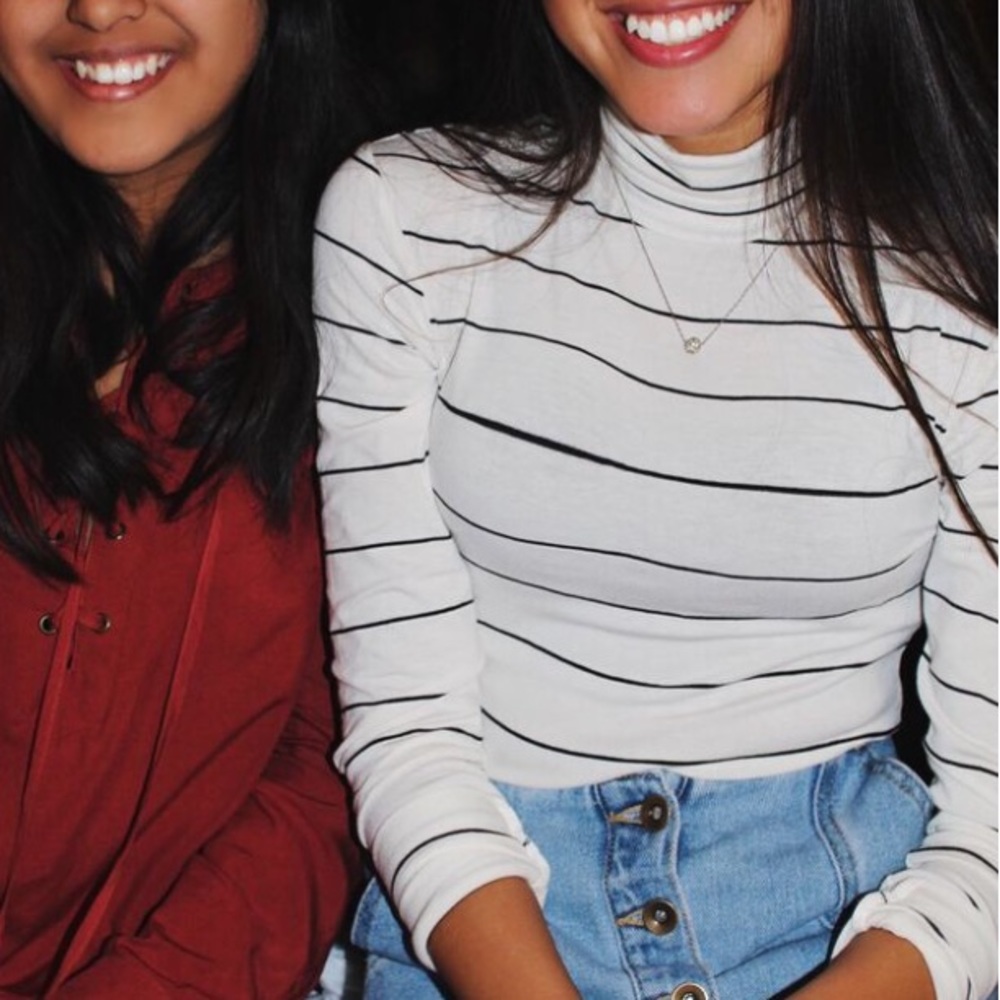 “turtle neck” crop top