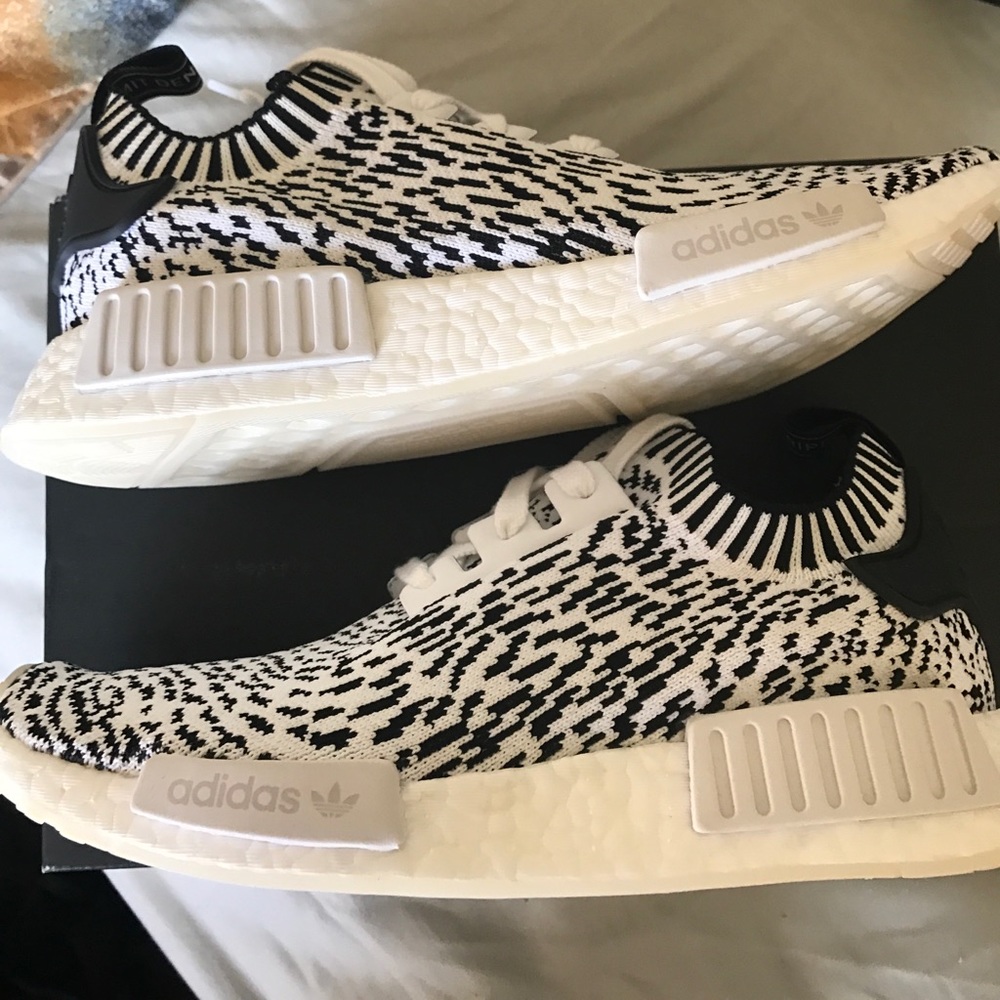 Nmd r1 pk  zebra
