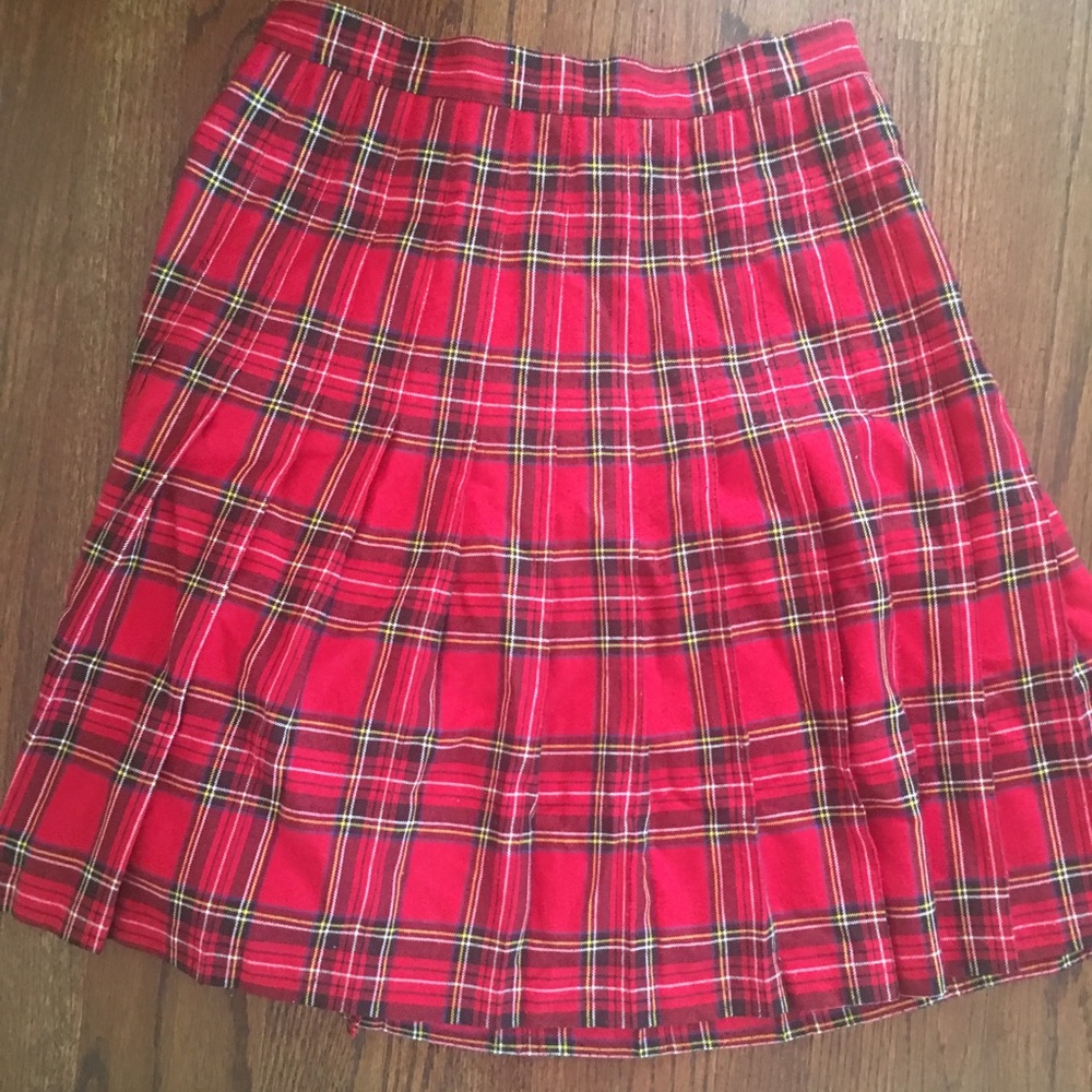 MINT CONDITION red tartan zipper back kilt skirt