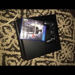 PS4 brings controller and uncharted