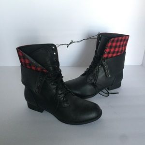 Black Combat boots - Wetseal * BRAND 🆕