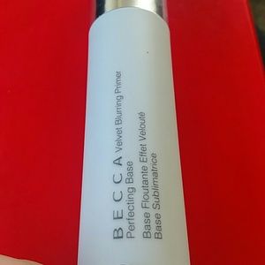 Becca Velvet Blurring Primer
