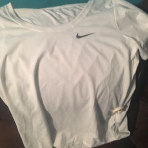 Nike women’s shirt size M