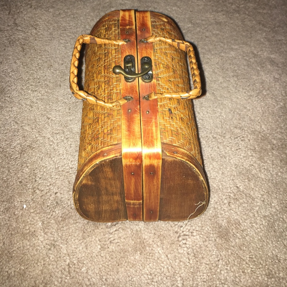 Little tote, it’s hard shell