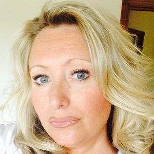 Meet your Posher, Lara