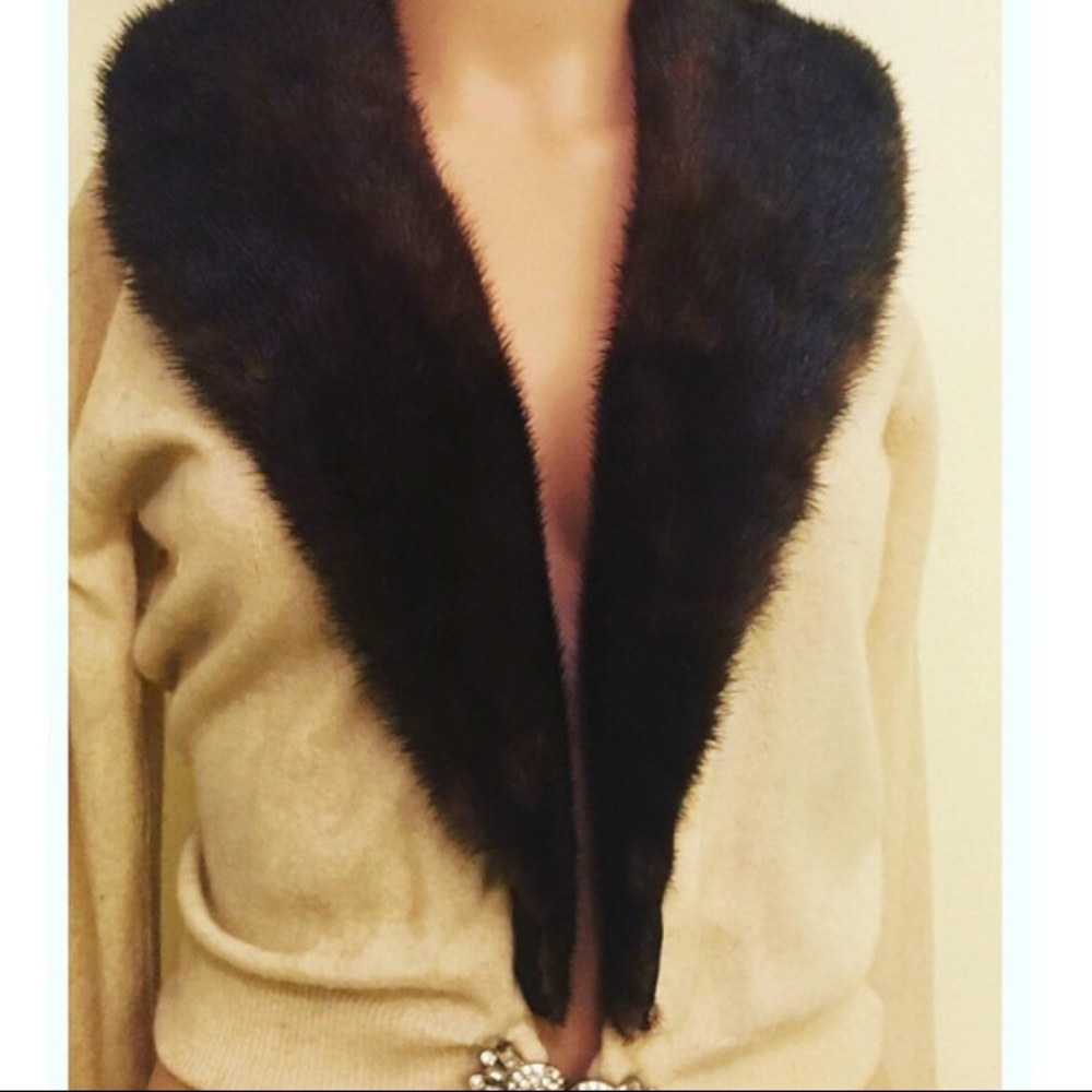 1950s-60s vintage 💯 Cashmere sweater