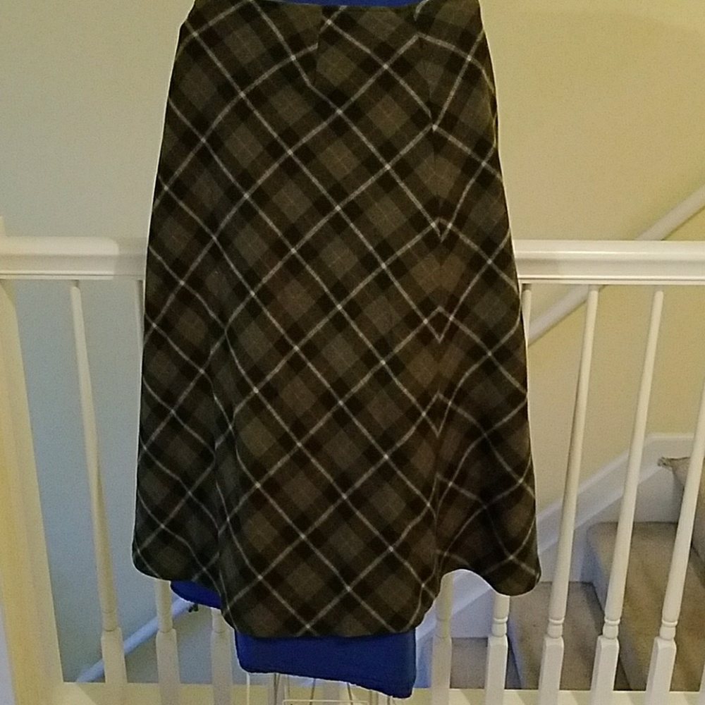Wool skirt with lining