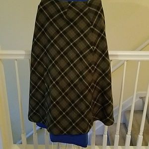 Wool skirt with lining