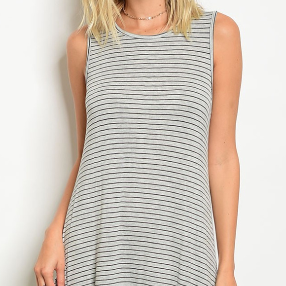 CHIC T-SHIRT DRESS - Picture 2 of 3