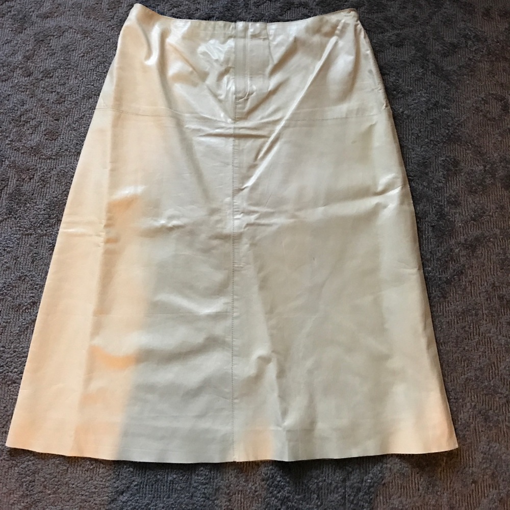 Banana Republic light tan 100 % leather skirt