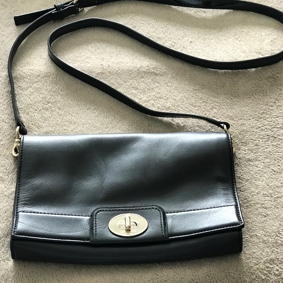 Kate spade clutch with removable strap (black) 🖤 - Picture 2 of 2