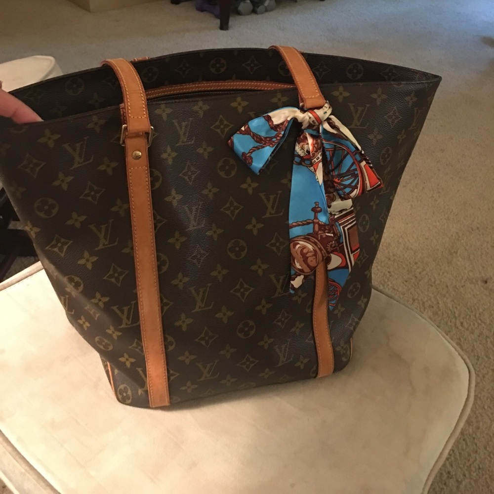 Authentic Louis Vuitton Sac Shopping Tote
