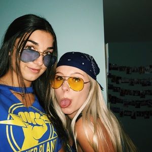 Meet your Posher, Julia