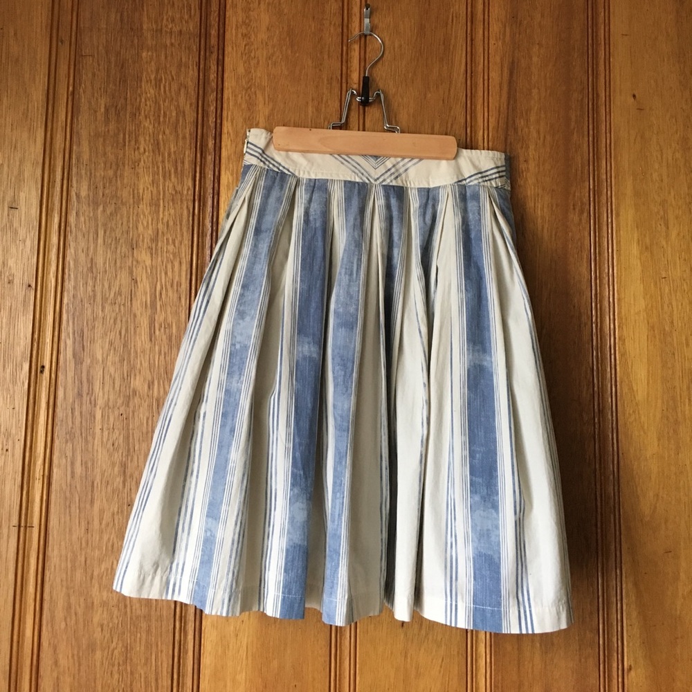 Pleated skirt