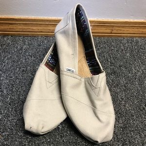 NEW toms